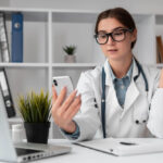 How to choose online doctors in Cambodia
